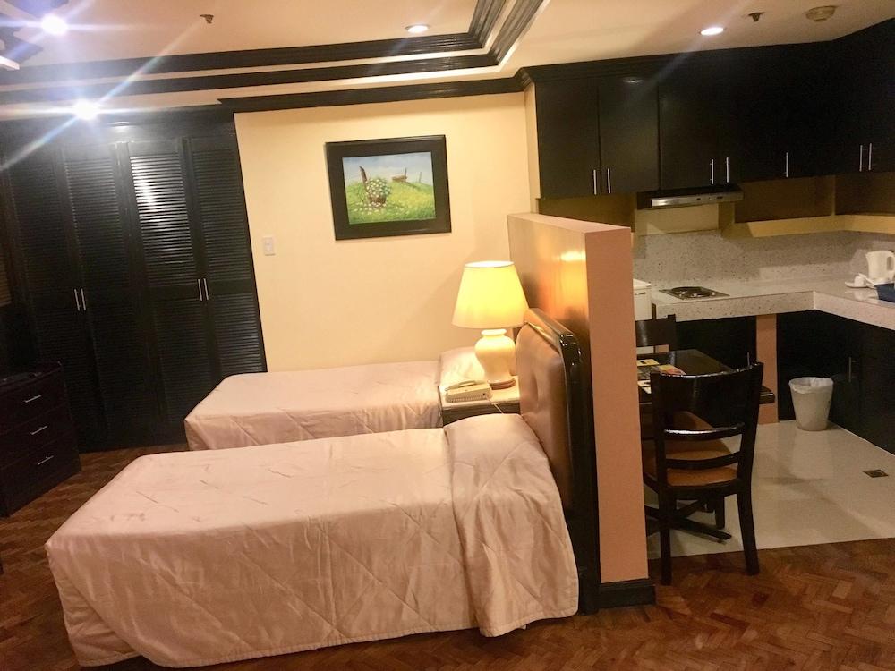 Lourdes Suites Makati City Exterior foto