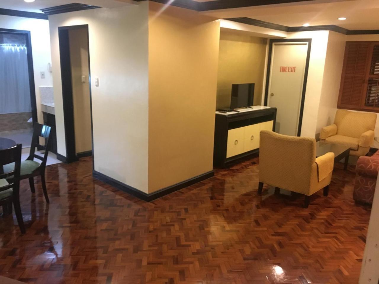 Lourdes Suites Makati City Exterior foto