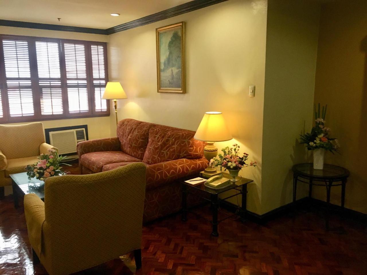 Lourdes Suites Makati City Exterior foto